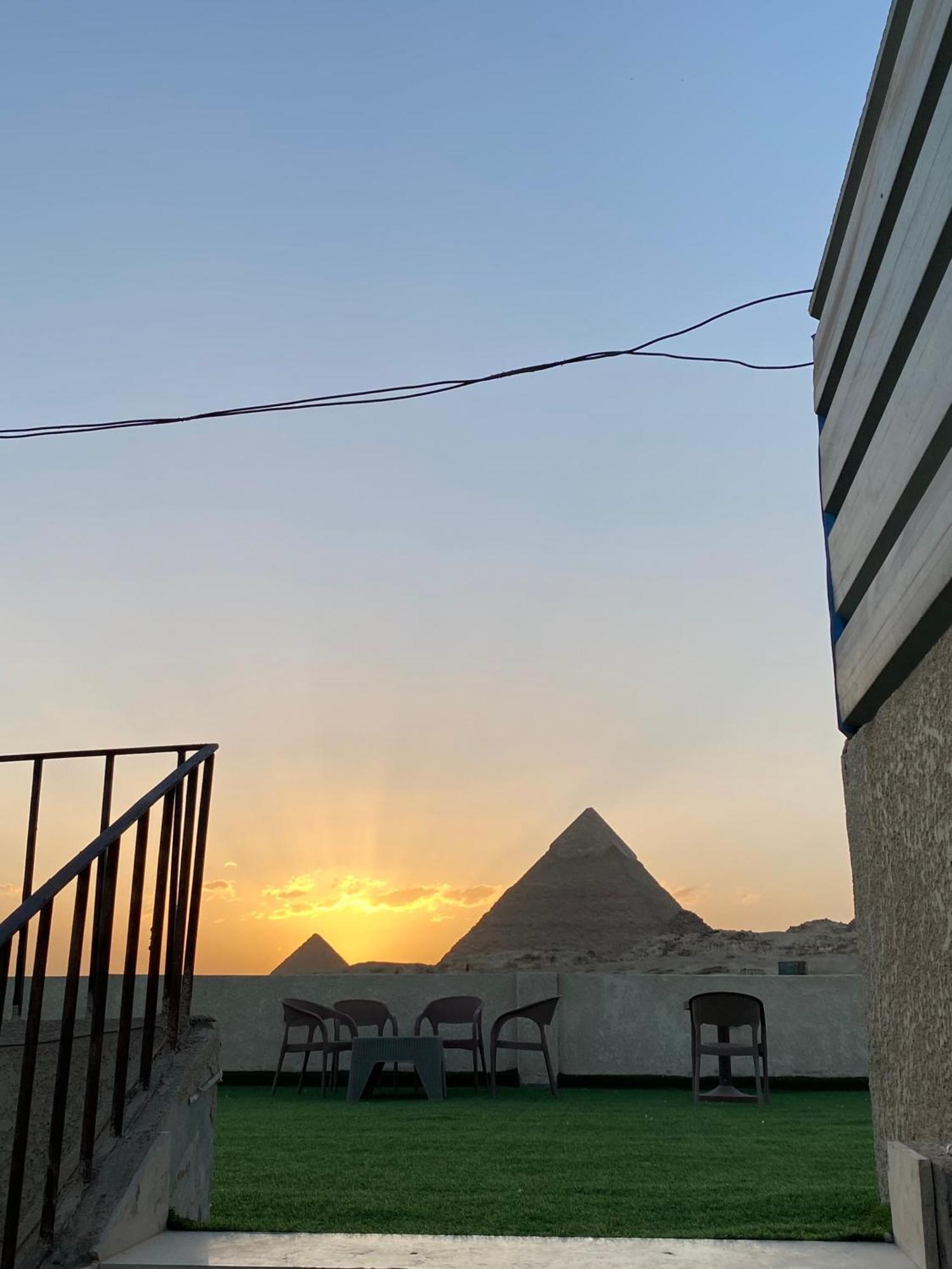Isis Pyramids View Inn Kafret el-Gabal Kültér fotó