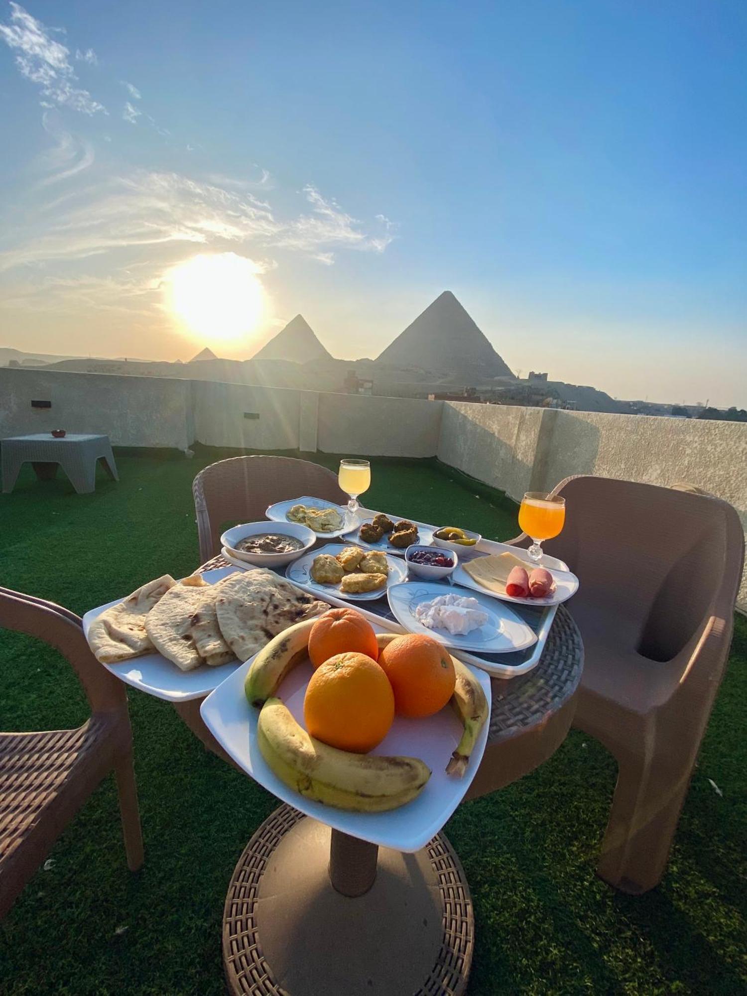 Isis Pyramids View Inn Kafret el-Gabal Kültér fotó