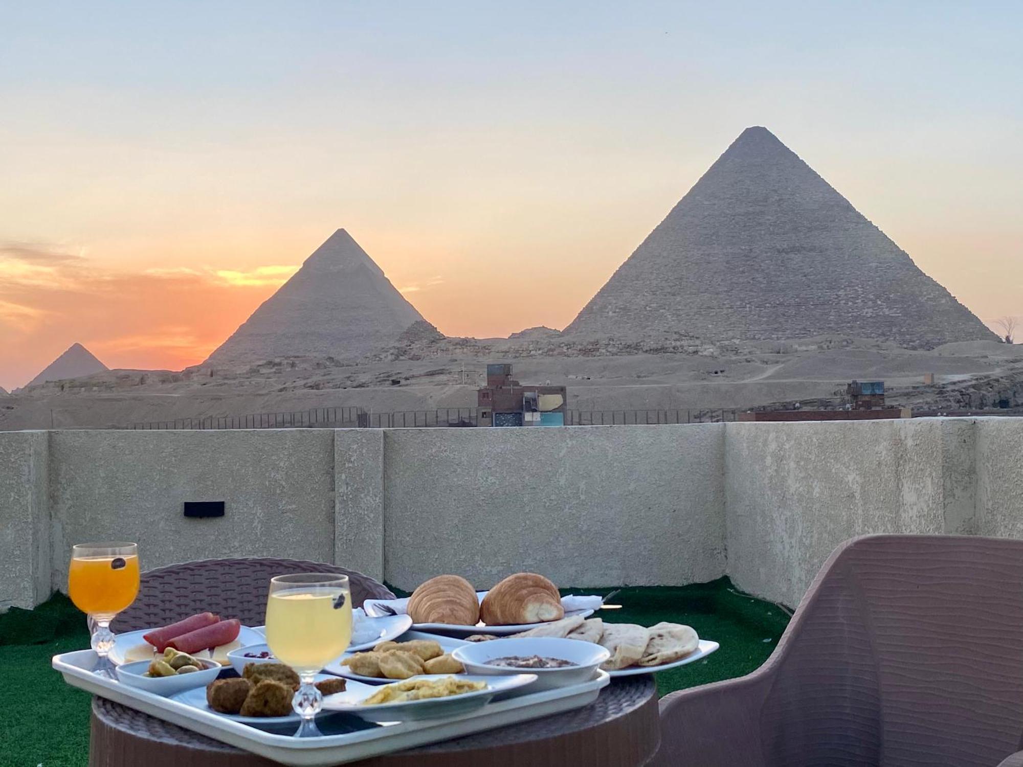Isis Pyramids View Inn Kafret el-Gabal Kültér fotó