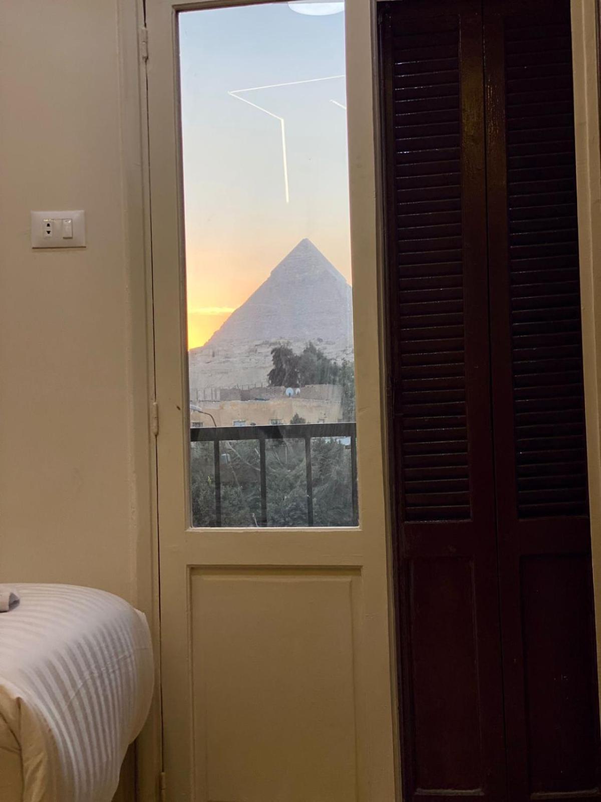 Isis Pyramids View Inn Kafret el-Gabal Kültér fotó